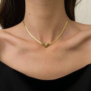 Gold 18k Gold Plated V Snake Chain Necklace | Bold Statement Jewelry